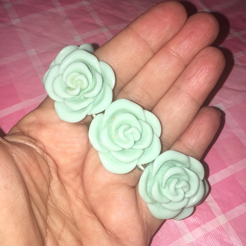 🎈SALE🎈🌷#15.”CRAVING ROSES”🌷 - Picture 2 of 9